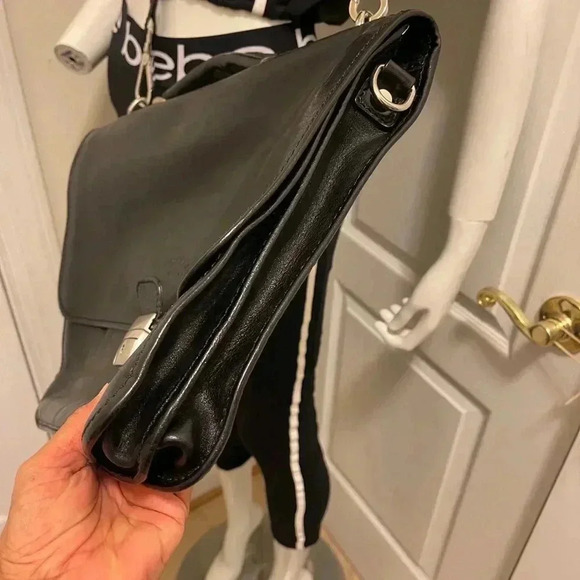 Vintage Hebella black Italian
Leather gold Clasp Front Across Body laptop bag - Picture 10 of 16